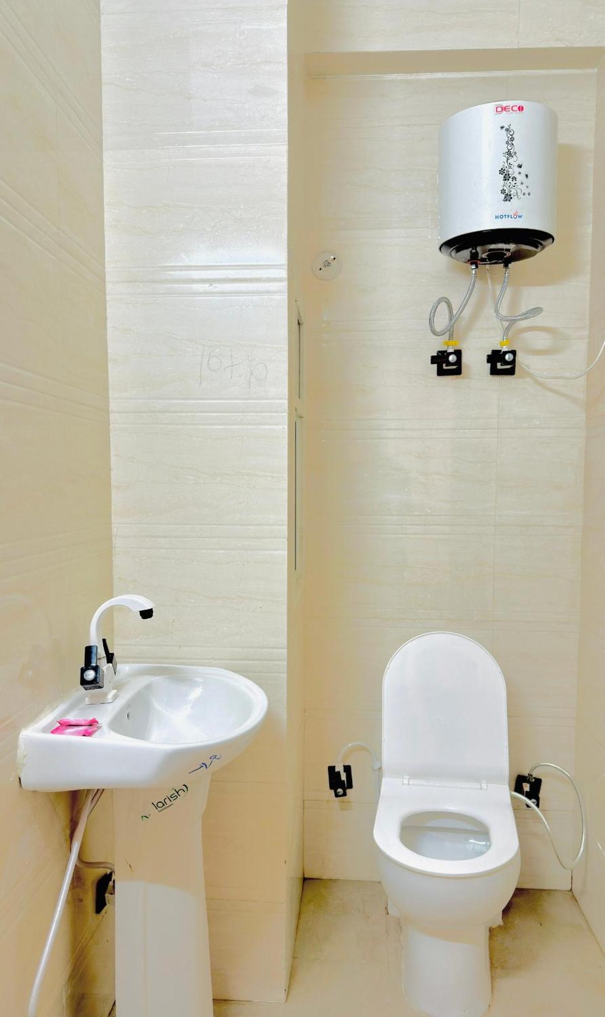 Hotel Relax In - Noida Sector 18 Buitenkant foto