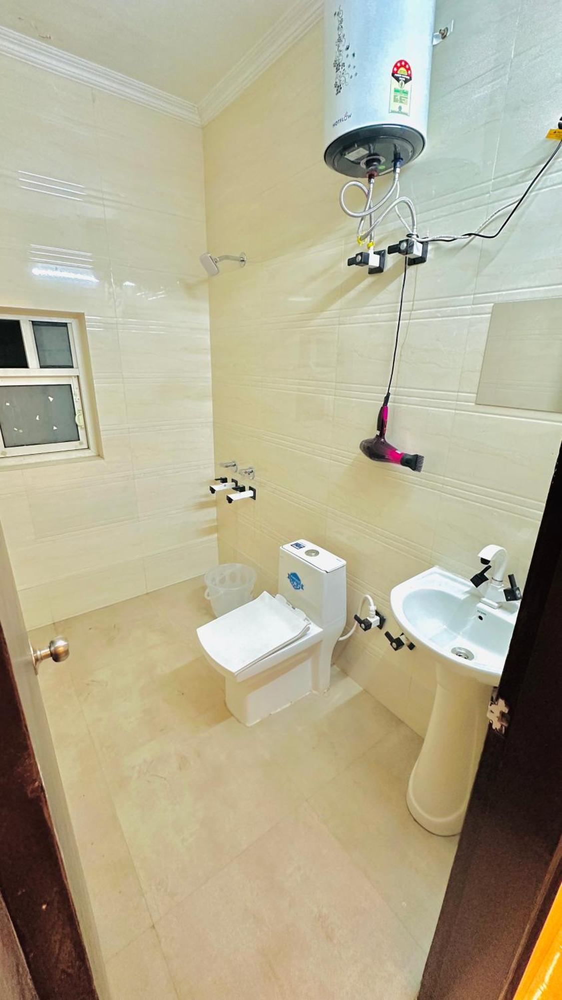 Hotel Relax In - Noida Sector 18 Buitenkant foto